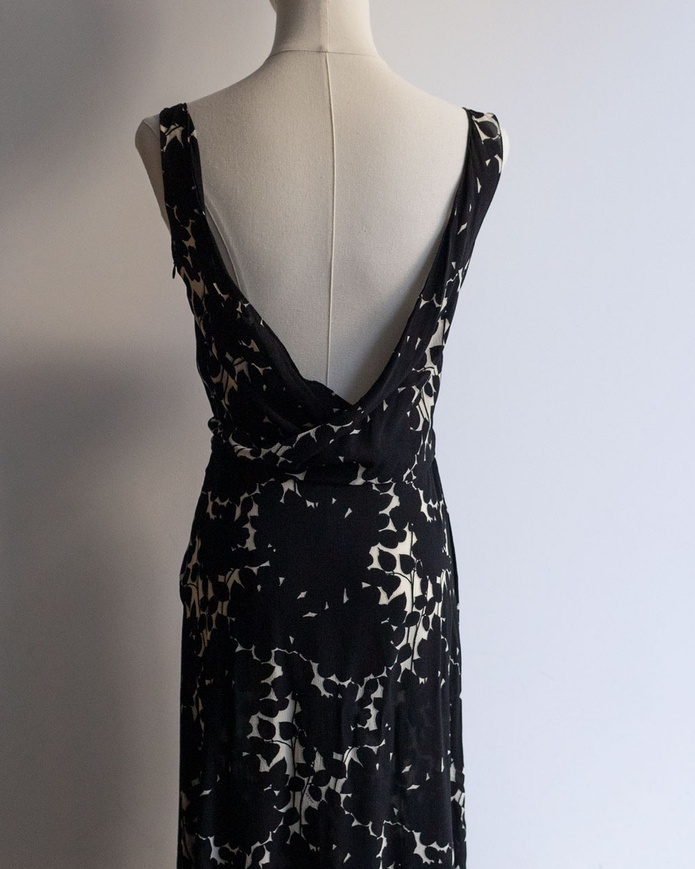 Prada SS 2001 Black Floral Silk Dress – Bild 4